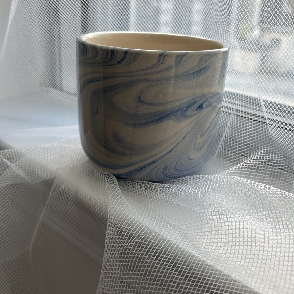 SOLD Small marble-pattern ceramic pot